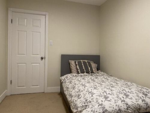 SINGLE HOUSE, CLEAN AND RESPECTFUL