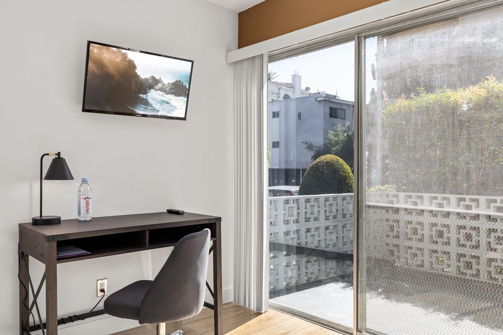 1700 Malcolm 101 - Single Room 1 - 3