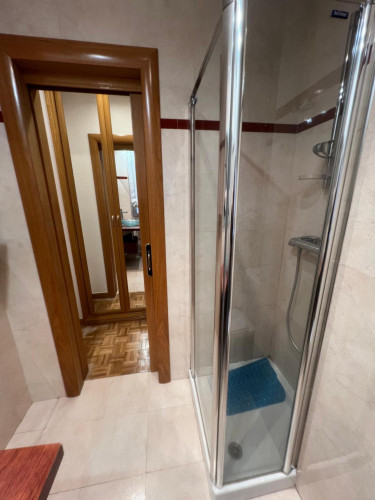 Neat and cosy double ensuite bedroom in the centre of Burgos - Gallery - 13