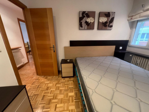 Neat and cosy double ensuite bedroom in the centre of Burgos