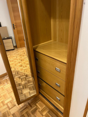 Neat and cosy double ensuite bedroom in the centre of Burgos