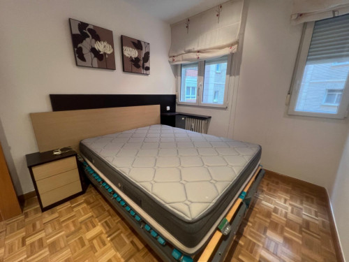 Neat and cosy double ensuite bedroom in the centre of Burgos