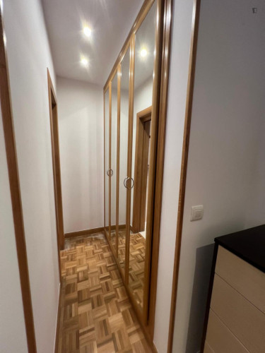 Neat and cosy double ensuite bedroom in the centre of Burgos