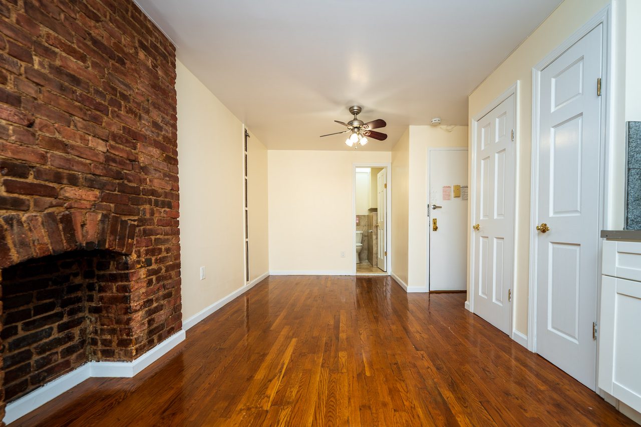  #1859: Upper East Side - Studio (Queen)  -  #1859: Upper East Side  - Gallery -  9