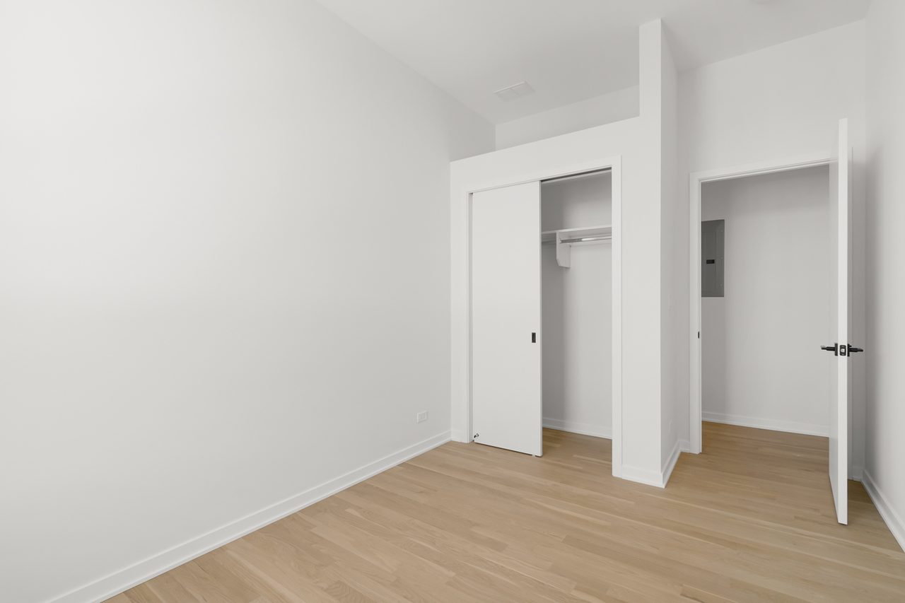  #1860: Pilsen - Queen Bedroom C  -  #1860: Pilsen  - Gallery -  11