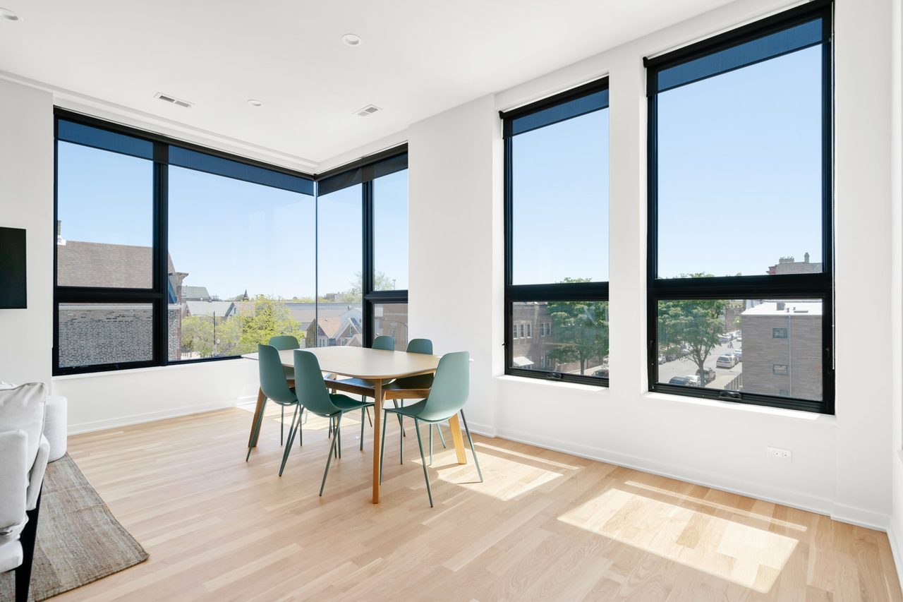  #1860: Pilsen - Queen Bedroom C  -  #1860: Pilsen  - Gallery -  9