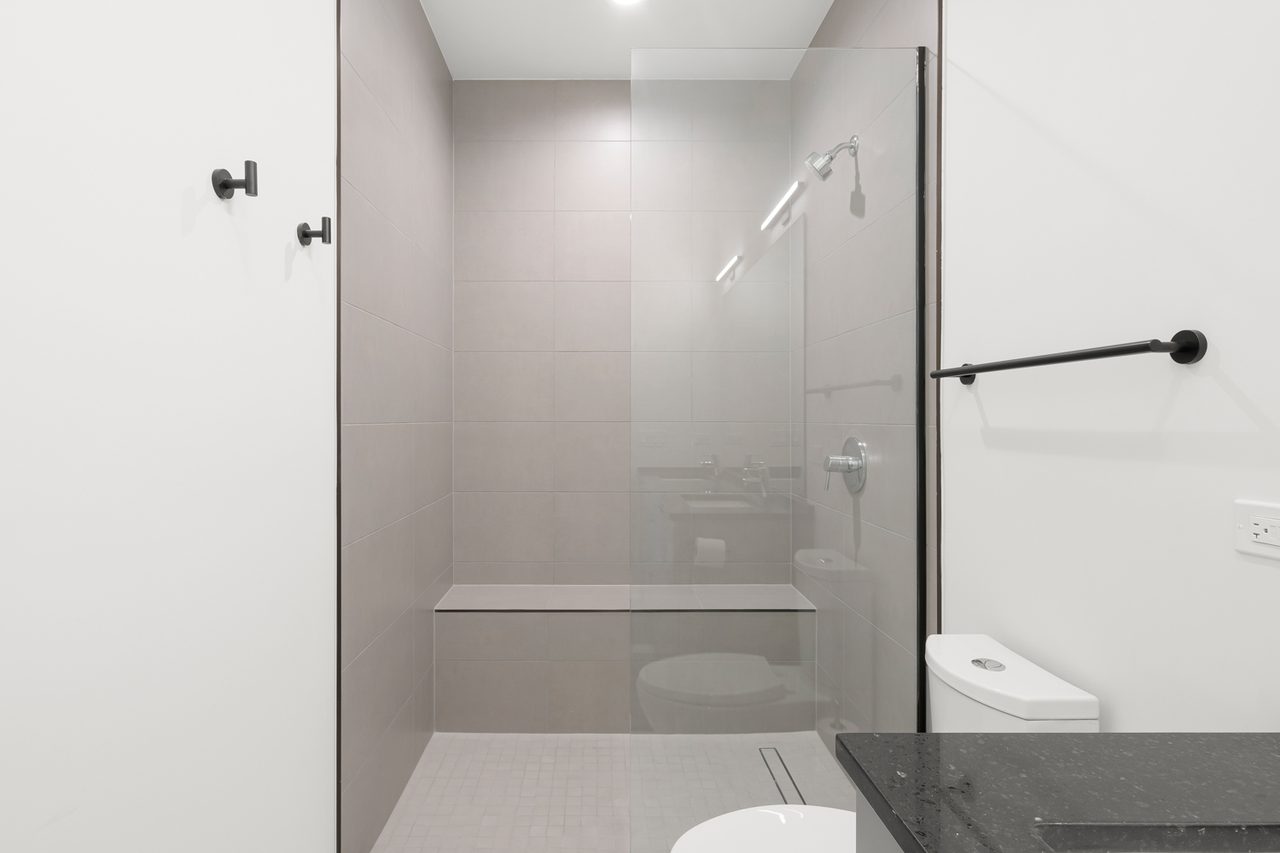 #1860: Pilsen - Queen Bedroom C - #1860: Pilsen - Gallery - 3