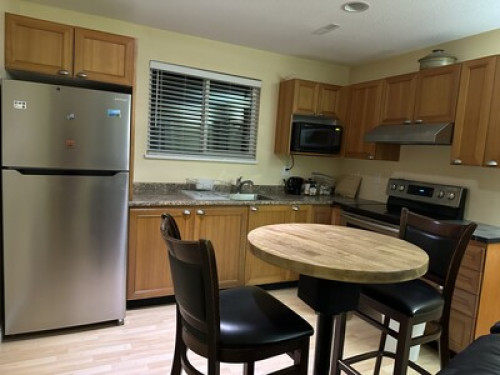 one-bedroom-suite-coquitlam-781015220250510052715AM