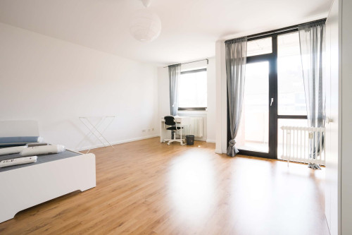Kölner Landstraße - Room 4 - Gallery - 5