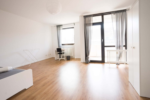 Kölner Landstraße - Room 4