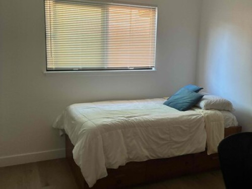 North Clairemont  room in 6 BR home