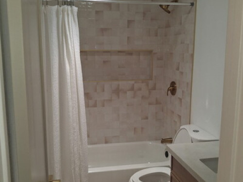 North Clairemont  room in 6 BR home - Gallery - 12