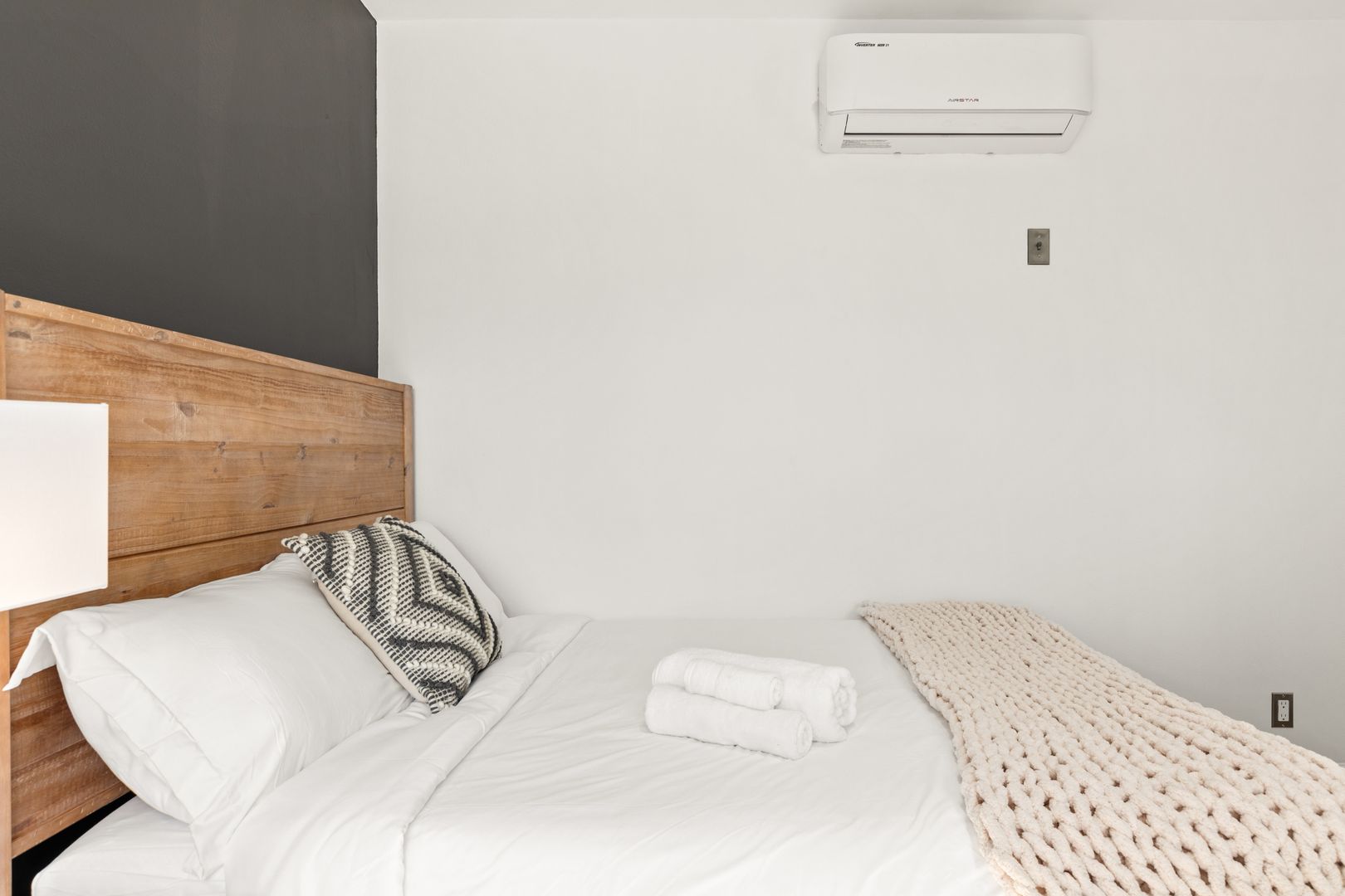  10791-2 Ohio Ave - Single Room 2  -  10791-10799 Ohio Ave  - Gallery -  4