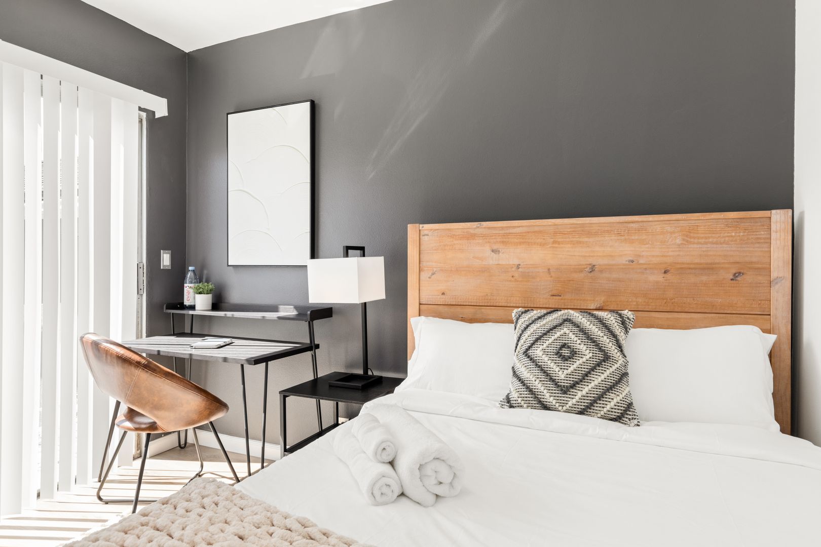  10791-2 Ohio Ave - Single Room 2  -  10791-10799 Ohio Ave  - Gallery -  3