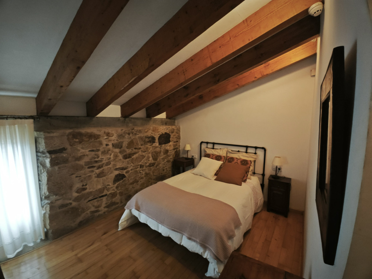  Private Room 1  -  Discover Nature and History: Unique Coliving Retreat in Vila de Cruces  - Gallery -  11