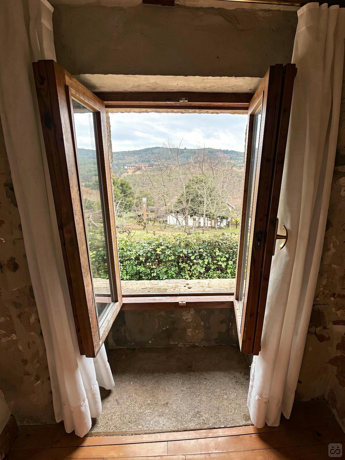  Private Room 1  -  Discover Nature and History: Unique Coliving Retreat in Vila de Cruces  - Gallery -  46