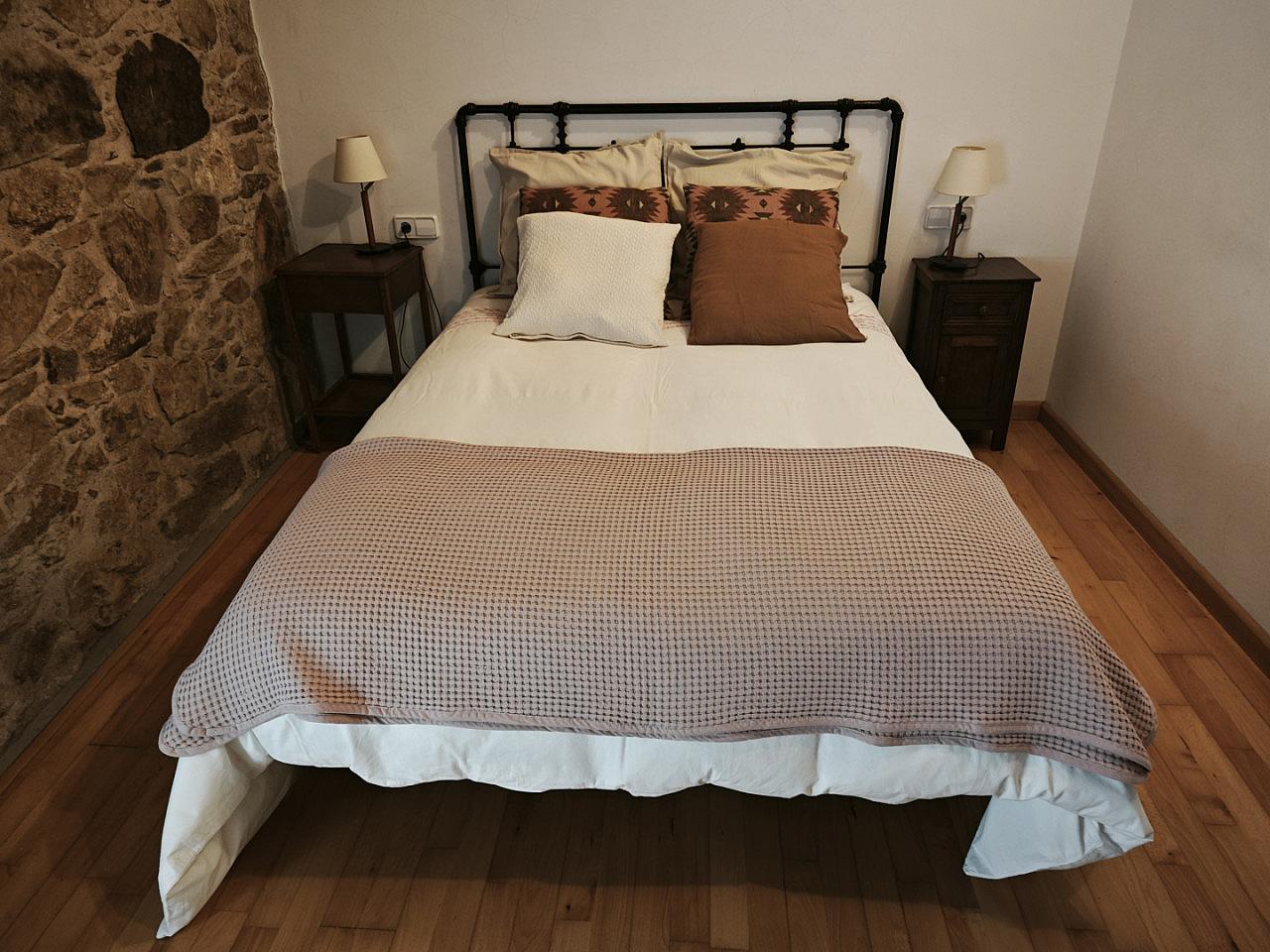  Private Room 1  -  Discover Nature and History: Unique Coliving Retreat in Vila de Cruces  - Gallery -  34