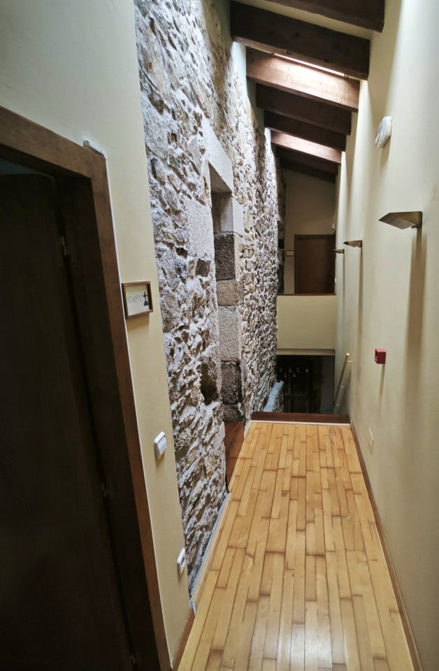  Private Room 2  -  Discover Nature and History: Unique Coliving Retreat in Vila de Cruces  - Gallery -  11