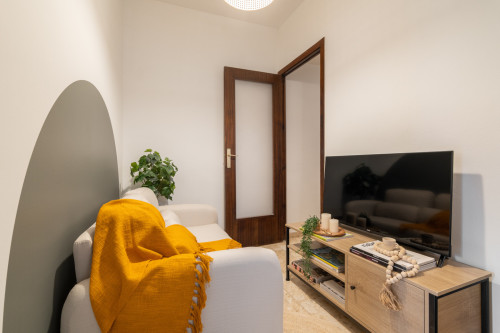 Vibrant Coliving Experience in Les Corts, Barcelona