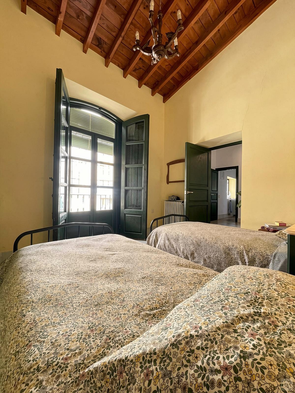 Bed In A 2-Bed Mixed Gender Room - 3