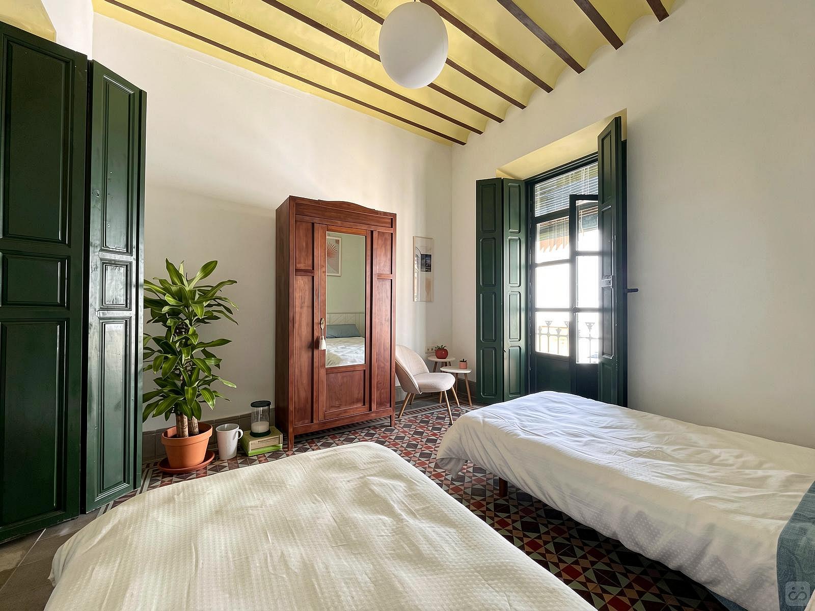 Bed In A 2-Bed Mixed Gender Room - 4
