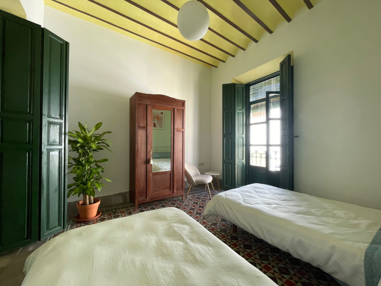 Bed In A 2-Bed Mixed Gender Room - 15