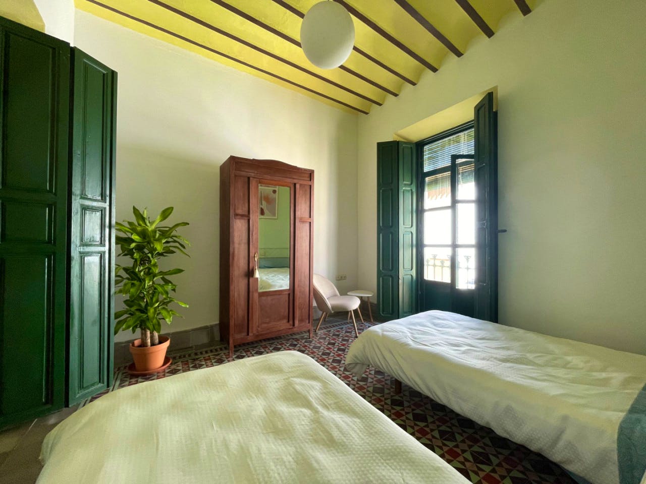 Bed In A 2-Bed Mixed Gender Room - 19