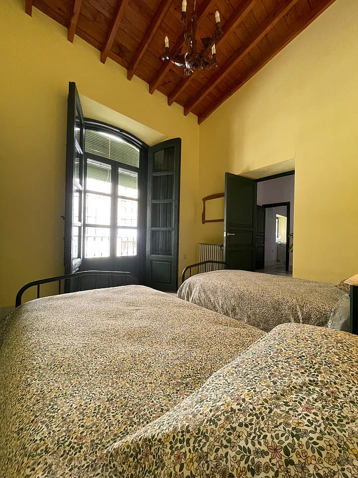 Bed In A 2-Bed Mixed Gender Room - 9