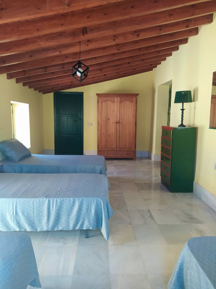 Bed In A 4-Bed Mixed Gender Room - 20