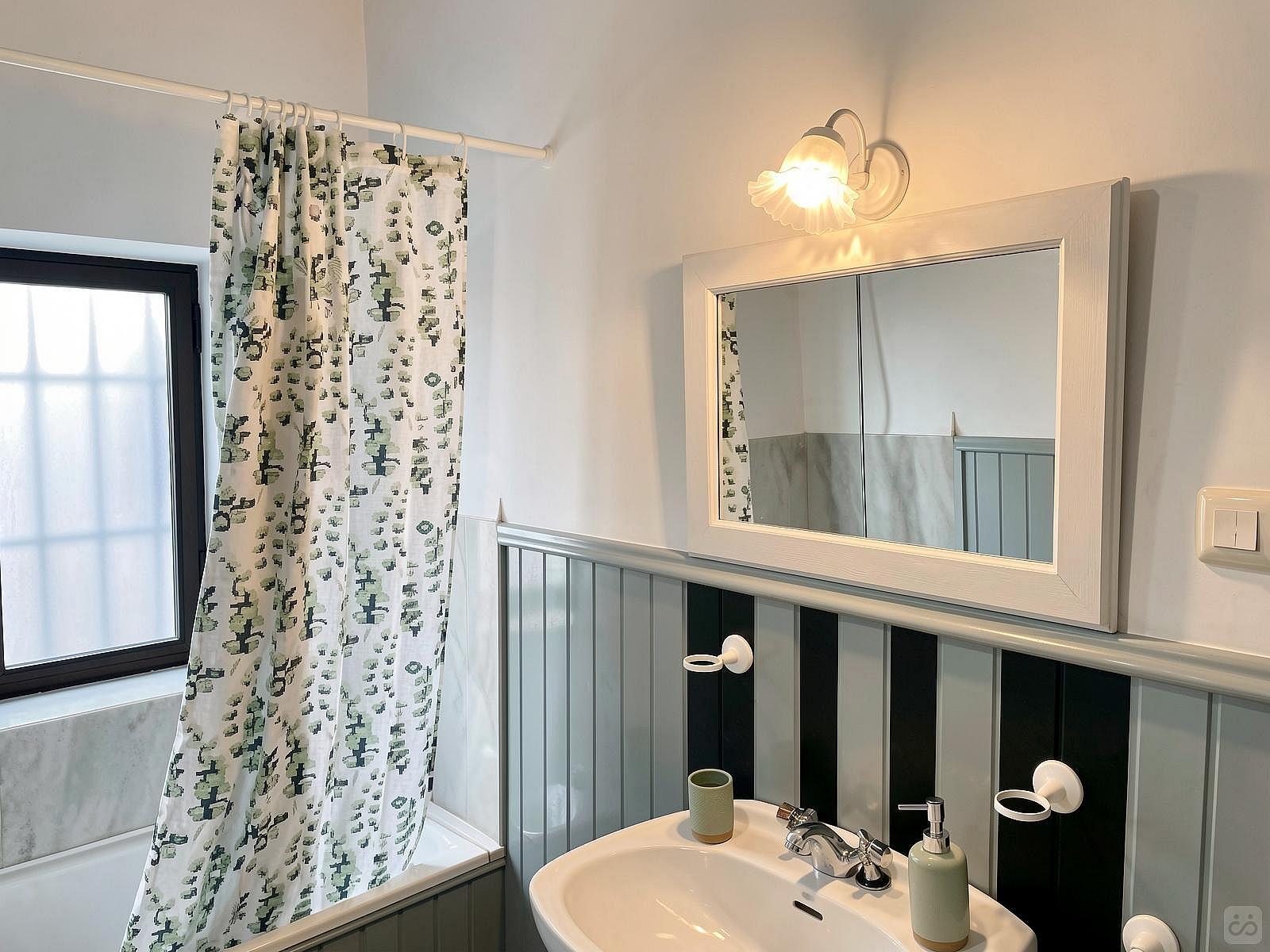 Bed In A 4-Bed Mixed Gender Room - 3
