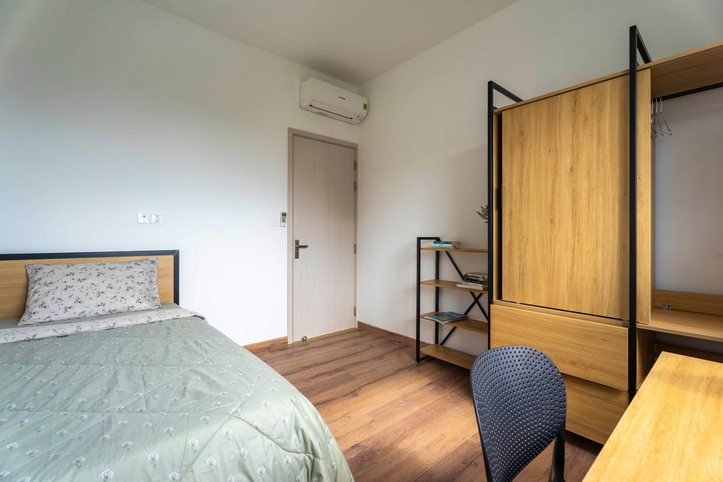  Single Room With Share Bathroom  -  Luong Dinh Cua Home  - Gallery -  11