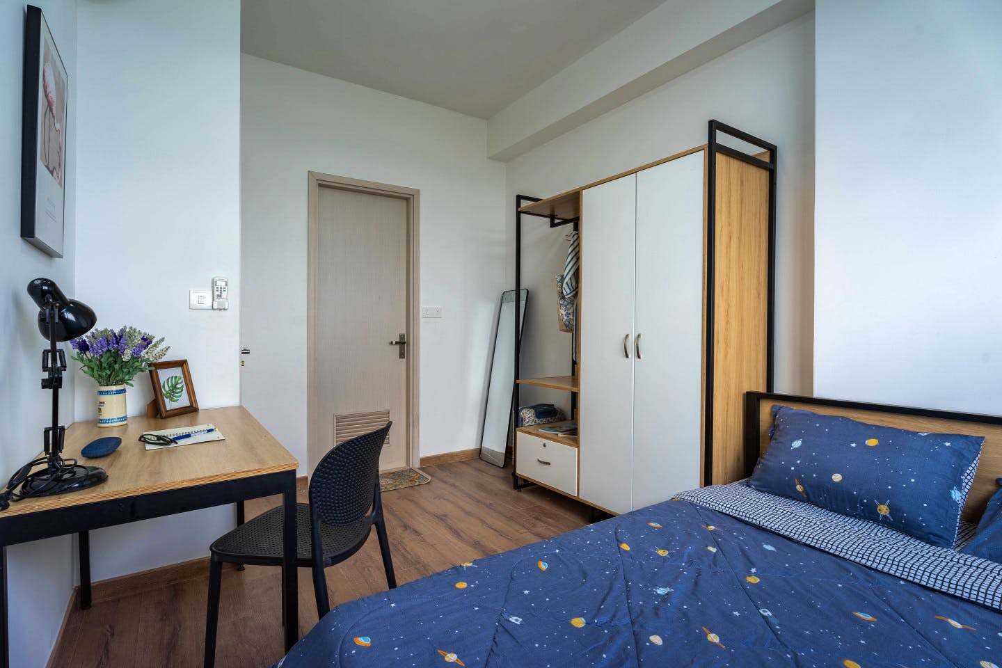  Double Bedroom With Private Bathroom  -  Luong Dinh Cua Home  - Gallery -  5