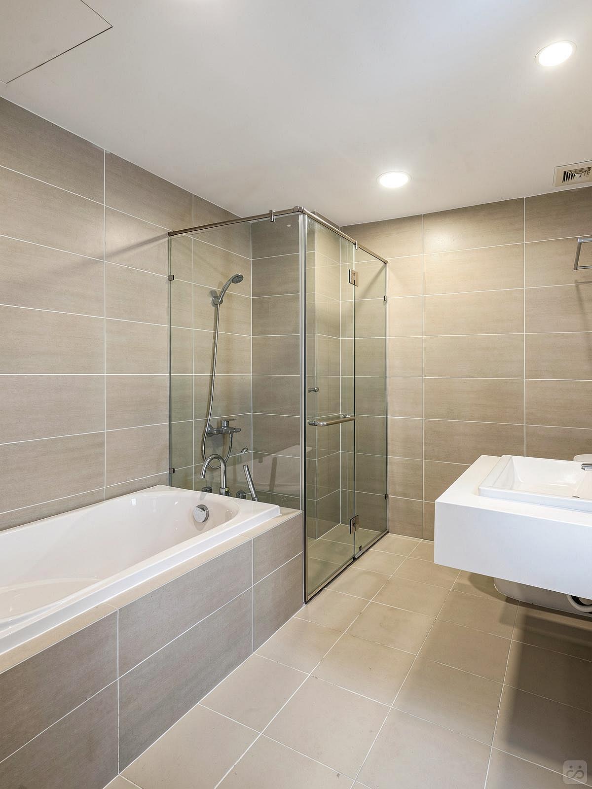  Double Bedroom With Private Bathroom  -  De Capella Home  - Gallery -  25