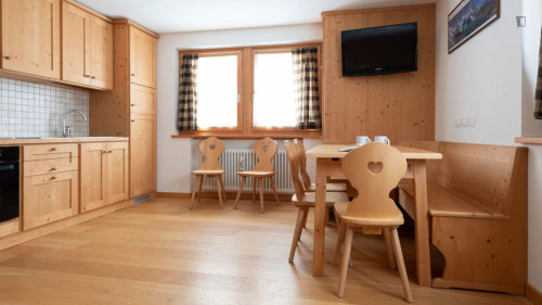 Lovely 2-bedroom house in Premadio - Gallery - 13