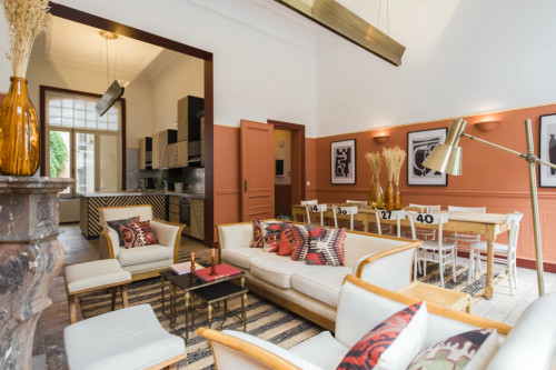 Chic Modern Coliving Residence With Sunny Open Spaces