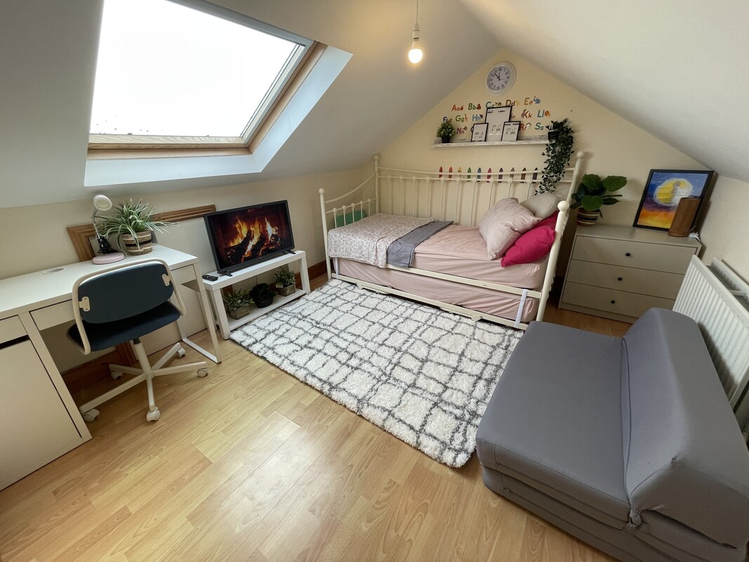 Converted Attic Room(Full Room) - 1