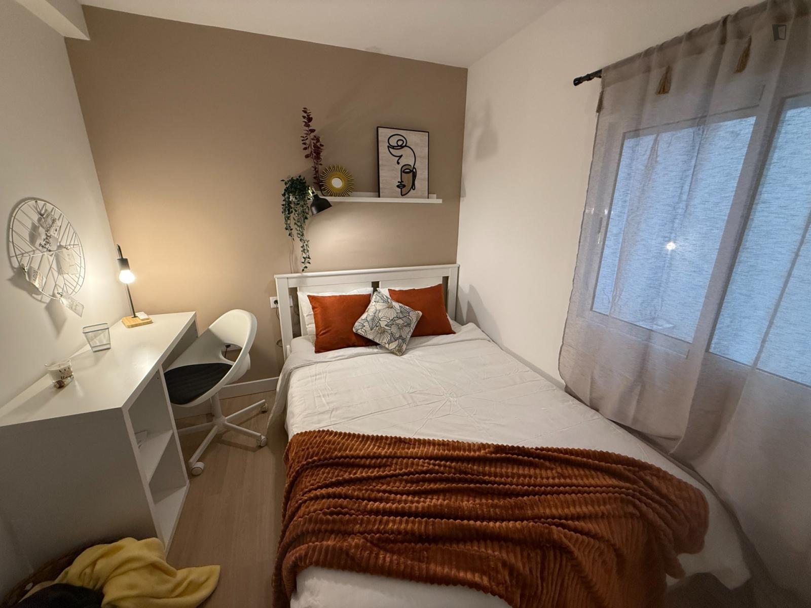 Beautiful Double Bedroom Within Walking Distance To The City Center - 1