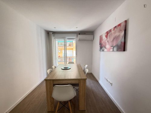 Shiny double bedroom close to the city center - Gallery - 8