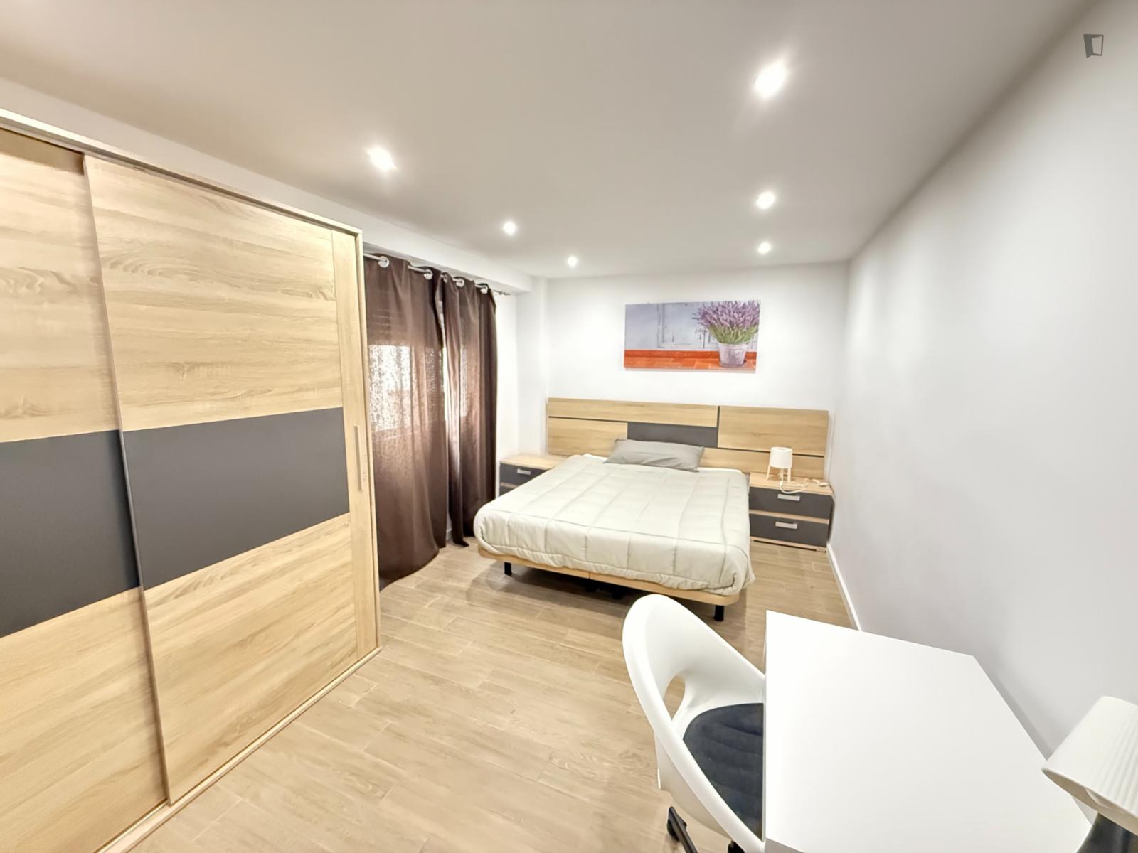 Shiny Double Bedroom Close To The City Center - 1