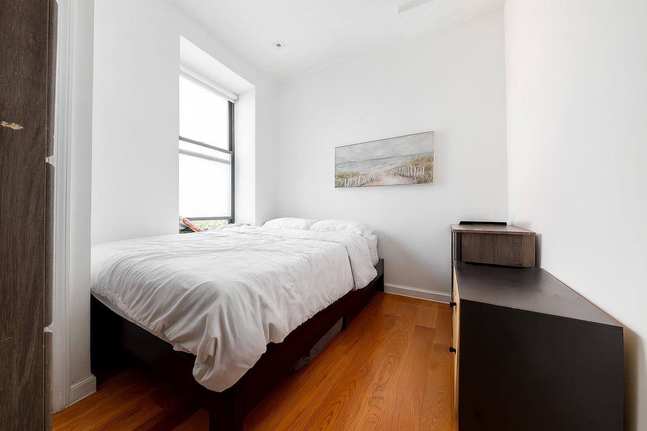 #1872: Central Harlem - Full Bedroom B - #1872: Central Harlem - Gallery - 3