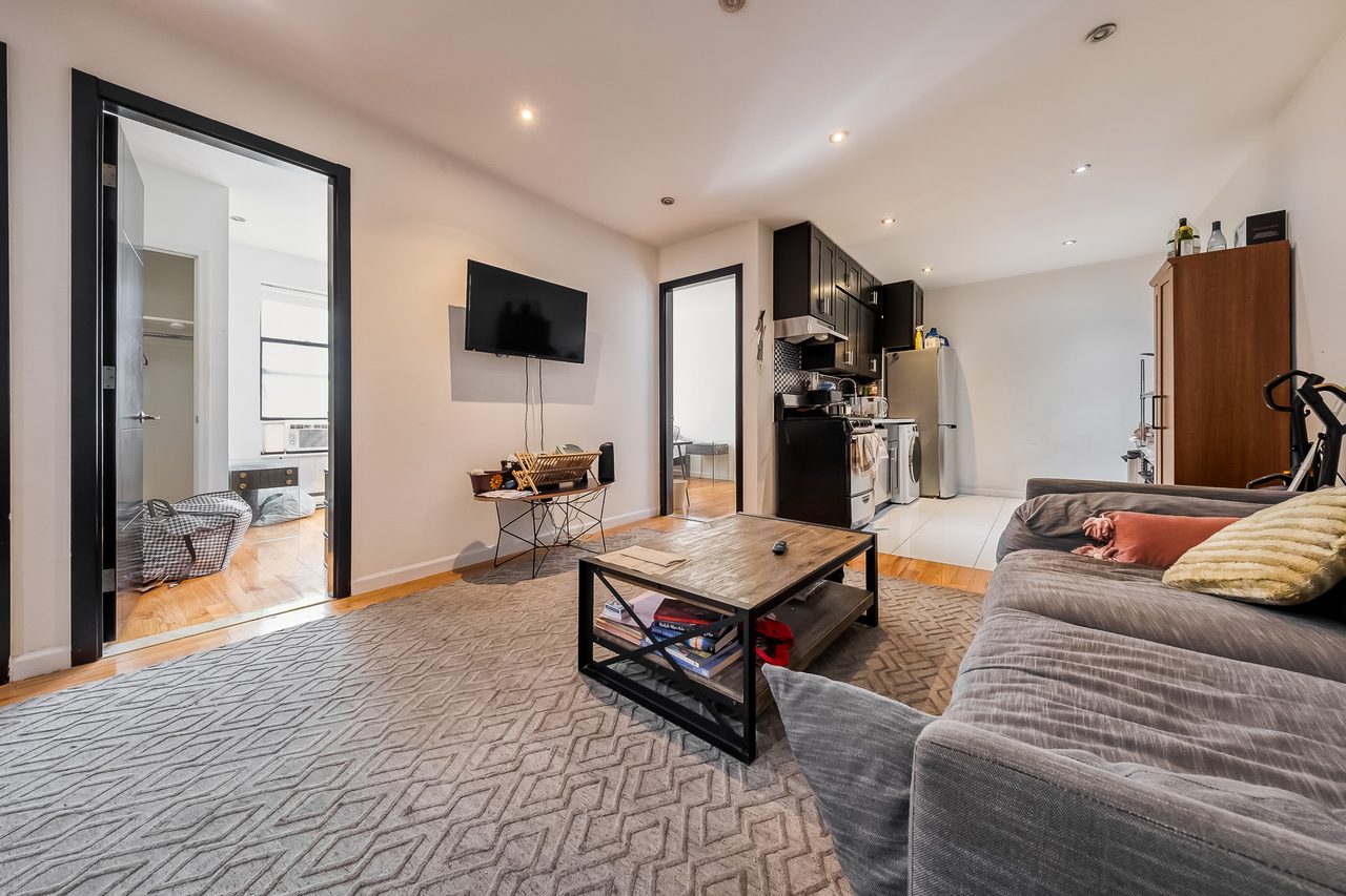 #1863: Central Harlem - Full Bedroom F - 4