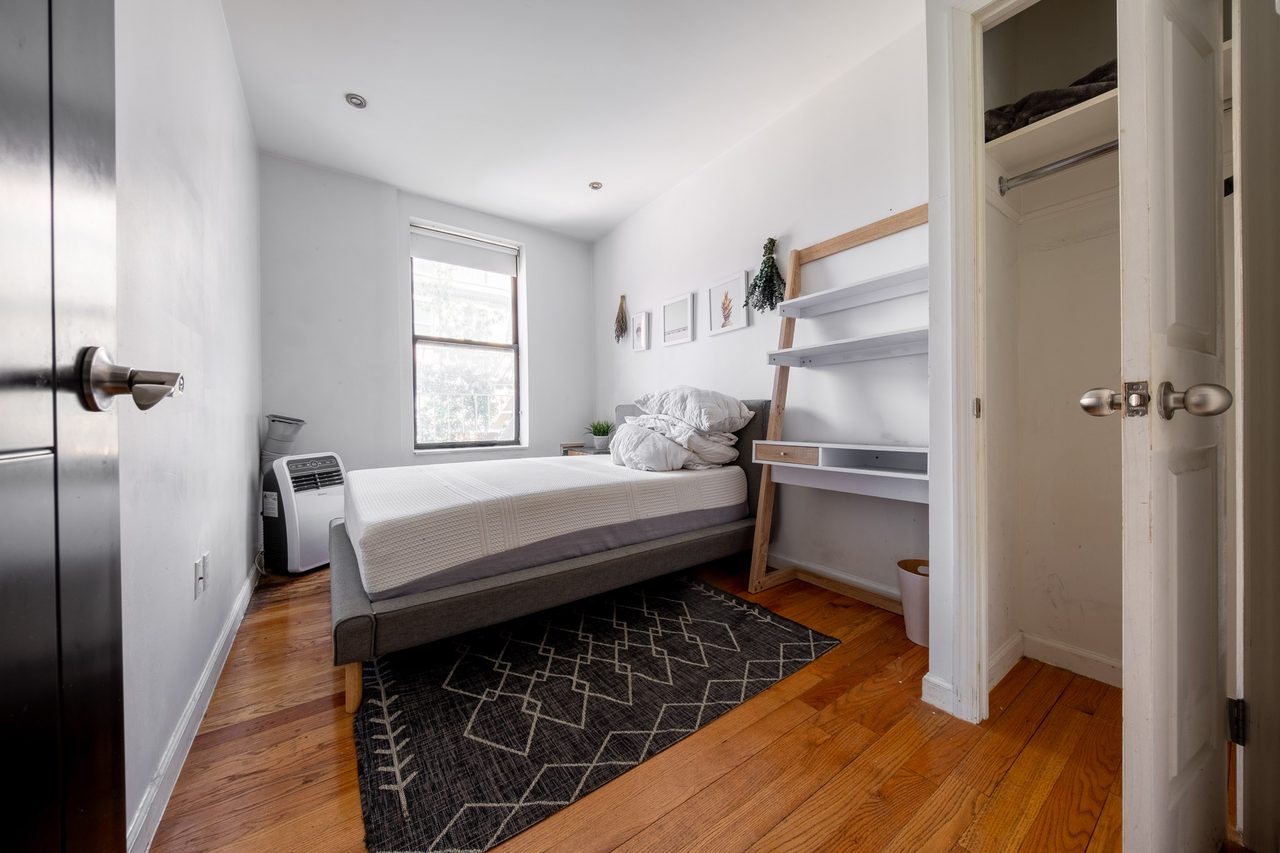 #1869: Central Harlem - Full Bedroom C - 11