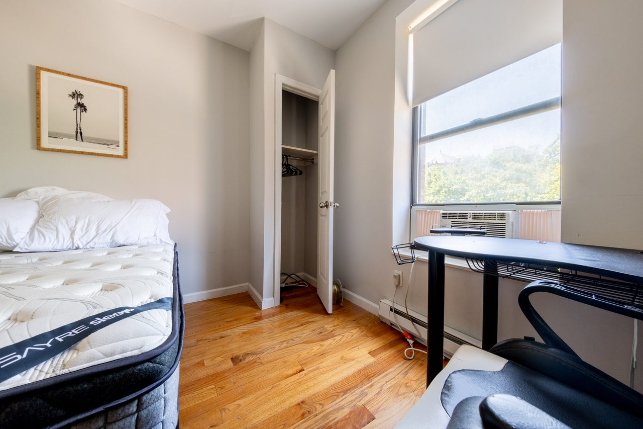 #1871: Central Harlem - Full Bedroom A - 9