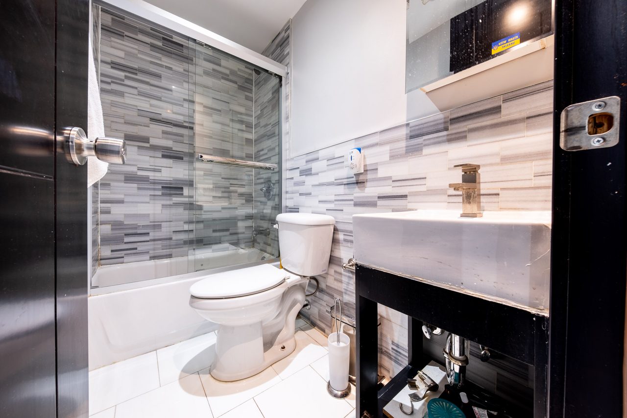 #1871: Central Harlem - Full Bedroom B - 9