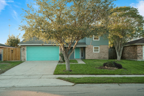 Spacious Family-Friendly Coliving Home in Vibrant South Side Greenfield