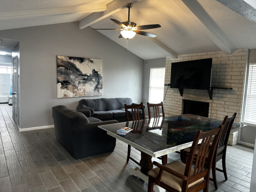 Spacious Women's Coliving Home in Peaceful Carroll Place Community
