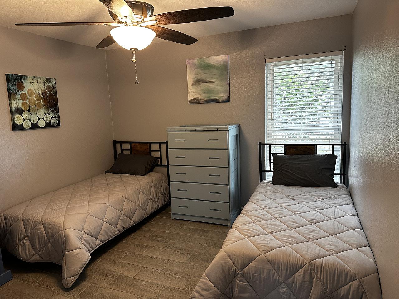  Bed In A 2-Bed Females Only Room  -  Spacious Women's Coliving Home in Peaceful Carroll Place Community  - Gallery -  13