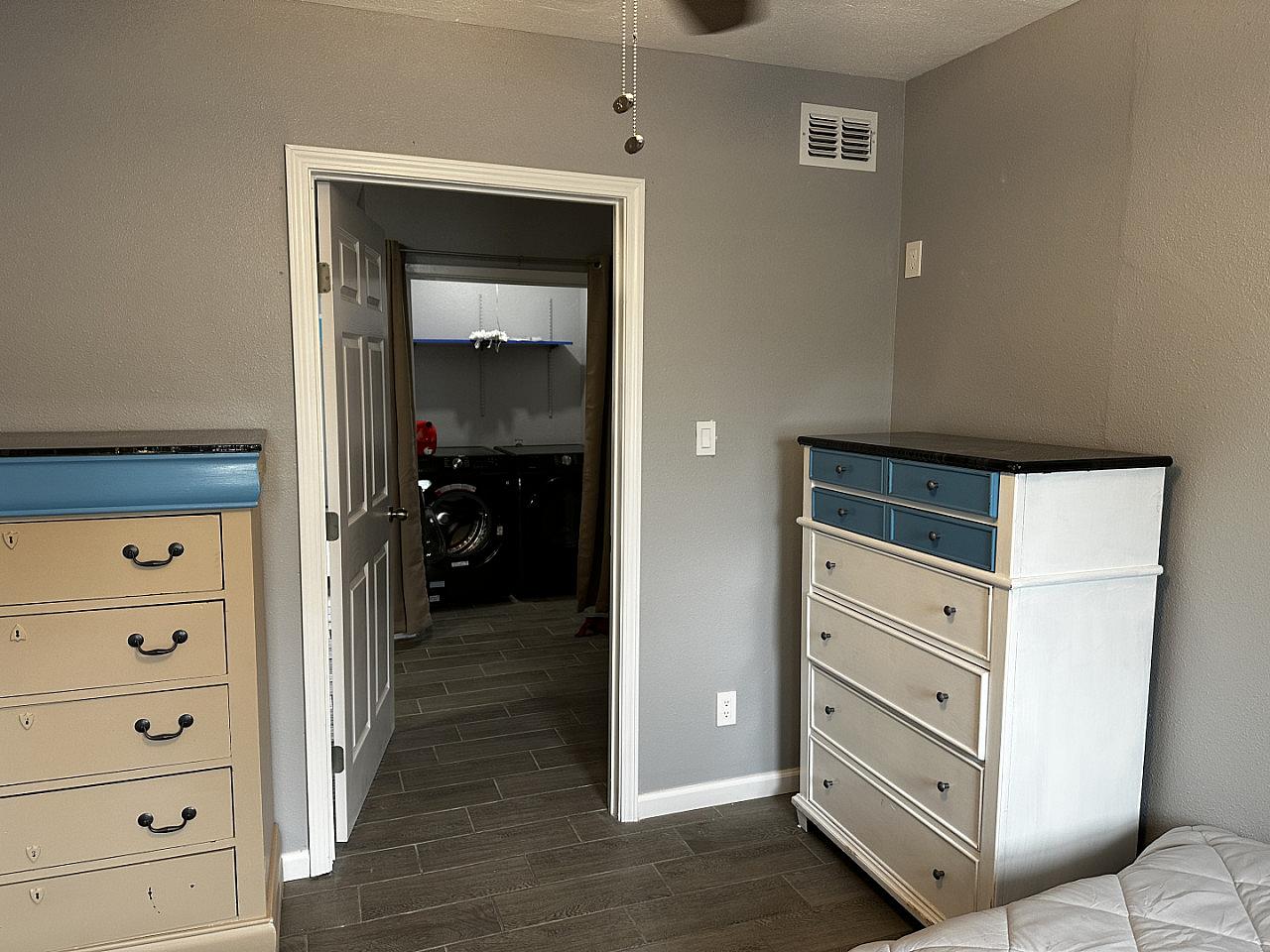  Bed In A 2-Bed Females Only Room  -  Spacious Women's Coliving Home in Peaceful Carroll Place Community  - Gallery -  17
