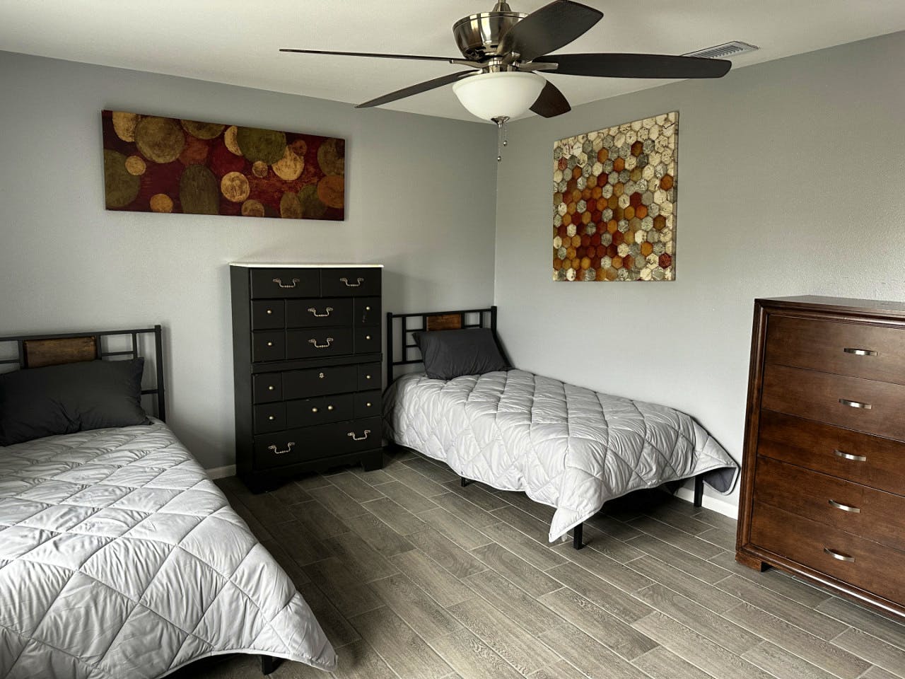  Bed In A 2-Bed Females Only Room  -  Spacious Women's Coliving Home in Peaceful Carroll Place Community  - Gallery -  4