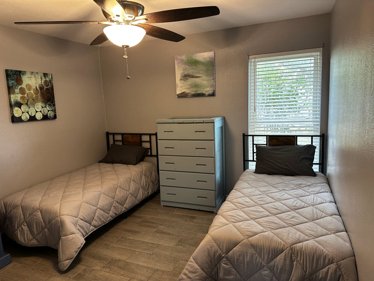  Bed In A 2-Bed Females Only Room  -  Spacious Women's Coliving Home in Peaceful Carroll Place Community  - Gallery -  12